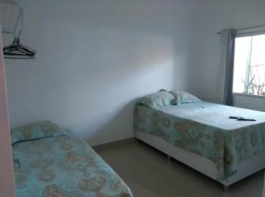 Casa ampla bem localizada