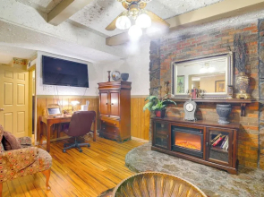 Cozy Corner in Memphis - 4 Miles to Graceland!