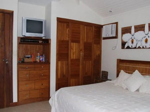 Casa Com 4 Suites A 200 Metros Da Rua Das Pedras