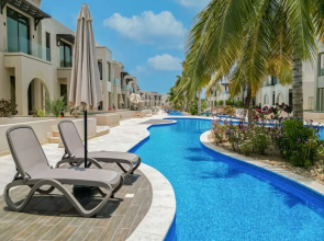 Serene 1-bedroom With Pool View