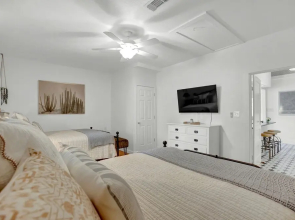 Historic Home! - Walk to Downtown Fredericksburg!