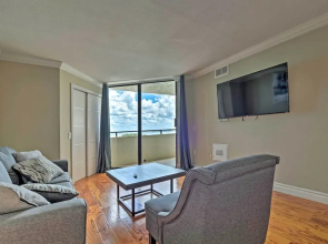 Modern Waterfront Hudson Condo w/ Resort Pool!