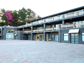 Purple Rayn Boutique Guest House