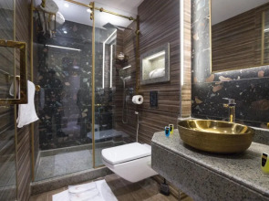 Pyramids Plateau Inn