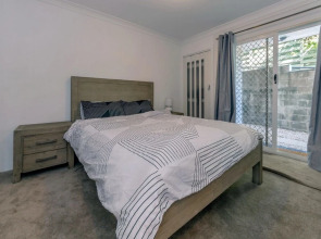 Sunset Towers, Unit 3/25 Donald Street