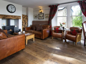 Romneys Apartments and Suites