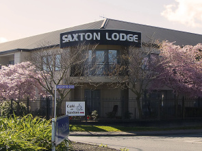Saxton Lodge