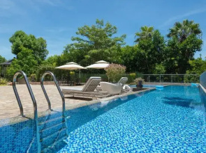 Seaside Seclusive Mansion