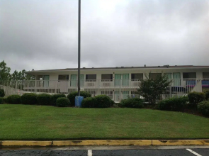 Americas Best Inn Macon