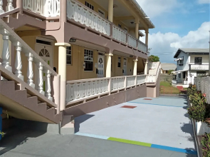 Cumber's Tropical Apartments