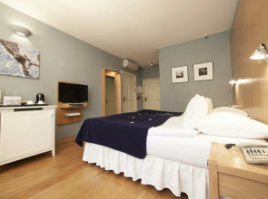 The Three Sisters Hotel