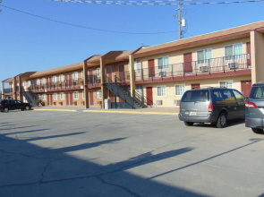 Corcoran Country Inn