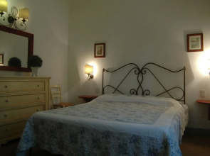 Vintage Apartment in Certaldo with Swimming Pool