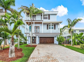 571 Seabatical: Canal Front With Pool! 5 Bedroom Home