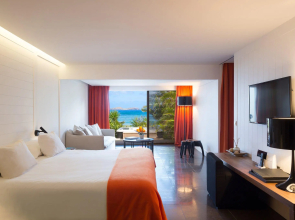 Christopher Hotel