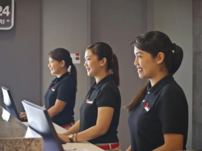 Red Planet Makati Amorsolo