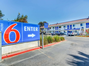 Motel 6 Stockton, CA - Charter Way West