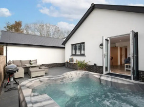 The Paddock - Lovely Cottage With Hot Tub