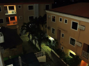 De-vine Plus Hotel and Suites