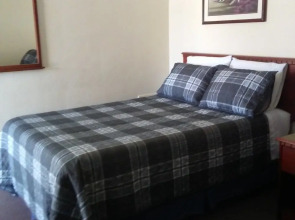 Windsor Crossroads Motel