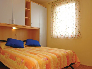 Nice Apartment in Novigrad With 2 Bedrooms, Internet and Outdoor Swimming Pool