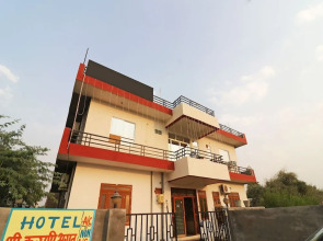 Oyo 22644 Bhagat Palace