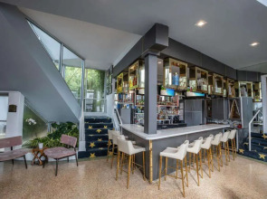 Catalina Hotel & Beach Club