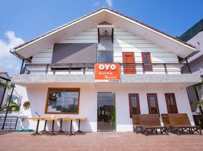 OYO 882 Lucky Hotel