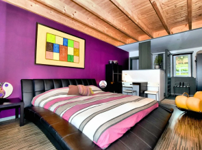 Beautiful Villa with Heated Outdoor Pool, Sauna, Hot Tub in Forest