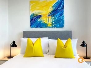 1 Bedroom Apartment by Central Serviced Apartments - Trades Lane - Parking Available