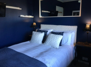 Follies Suites Ballyvoile