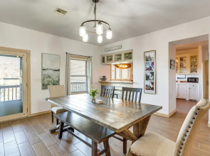 Spacious Cabin w/ Views, Near Lake Lawtonka!