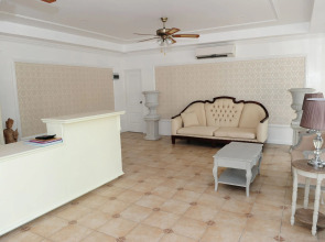 Villa Raya Private Pool Villas Resort