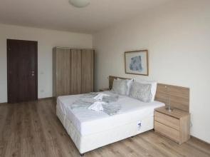 Apolonia Resort