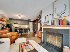 Ski-in/ski-out Magic Mountain Condo w/ Deck!