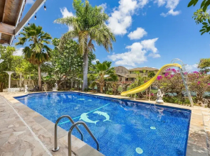 Tranquil Marina Front Pool House Resort