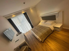 Leo Group Luxury Apartment 18-28 Alliance Palace