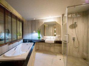 Jambuluwuk Oceano Resort Gili Trawangan