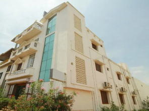 OYO Flagship 42700 White Sand Guest House