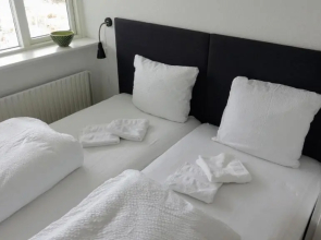 2 Rooms, Private Kitchen, Bathroom, And Garden.