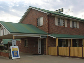 The Crossing Motel