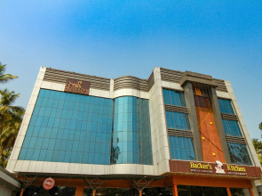 Capital O 29700 Le Moshe Inn