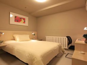 Century Star Urumqi Changjiang Road Hotel