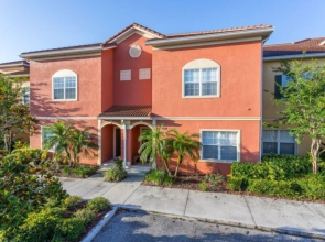 4 Bedroom 3 Bath Town Home With Pool in Paradise Palms Resort