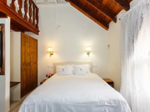 Hunters Lodge