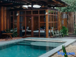 Adirek Pool Villa