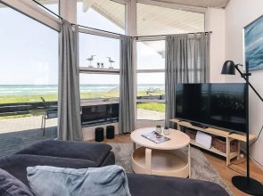 Luring Holiday Home in Poljana With Sea Nearby