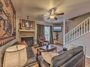 Forested Ruidoso Condo w/ Deck & Fireplace!