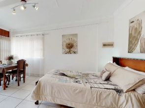 Kasteel Aan Zee Lady