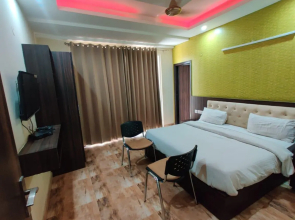 Palm Rooms